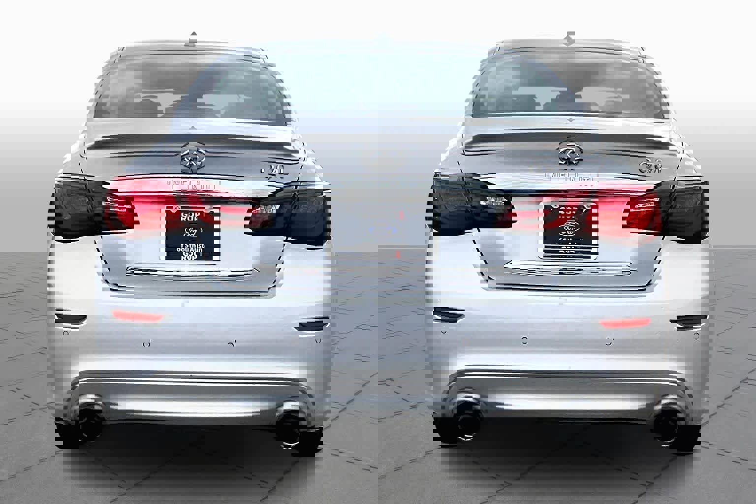 Used 2018 INFINITI Q70 L 3.7 image 5