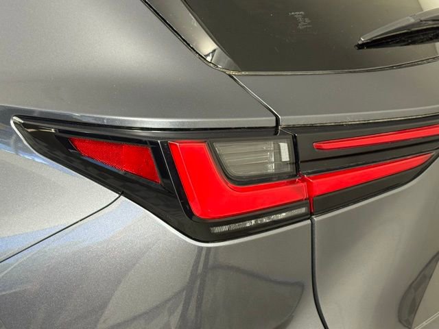 Used 2023 Lexus NX 250 FWD w/ Towing Package (2000 Lbs) image 13