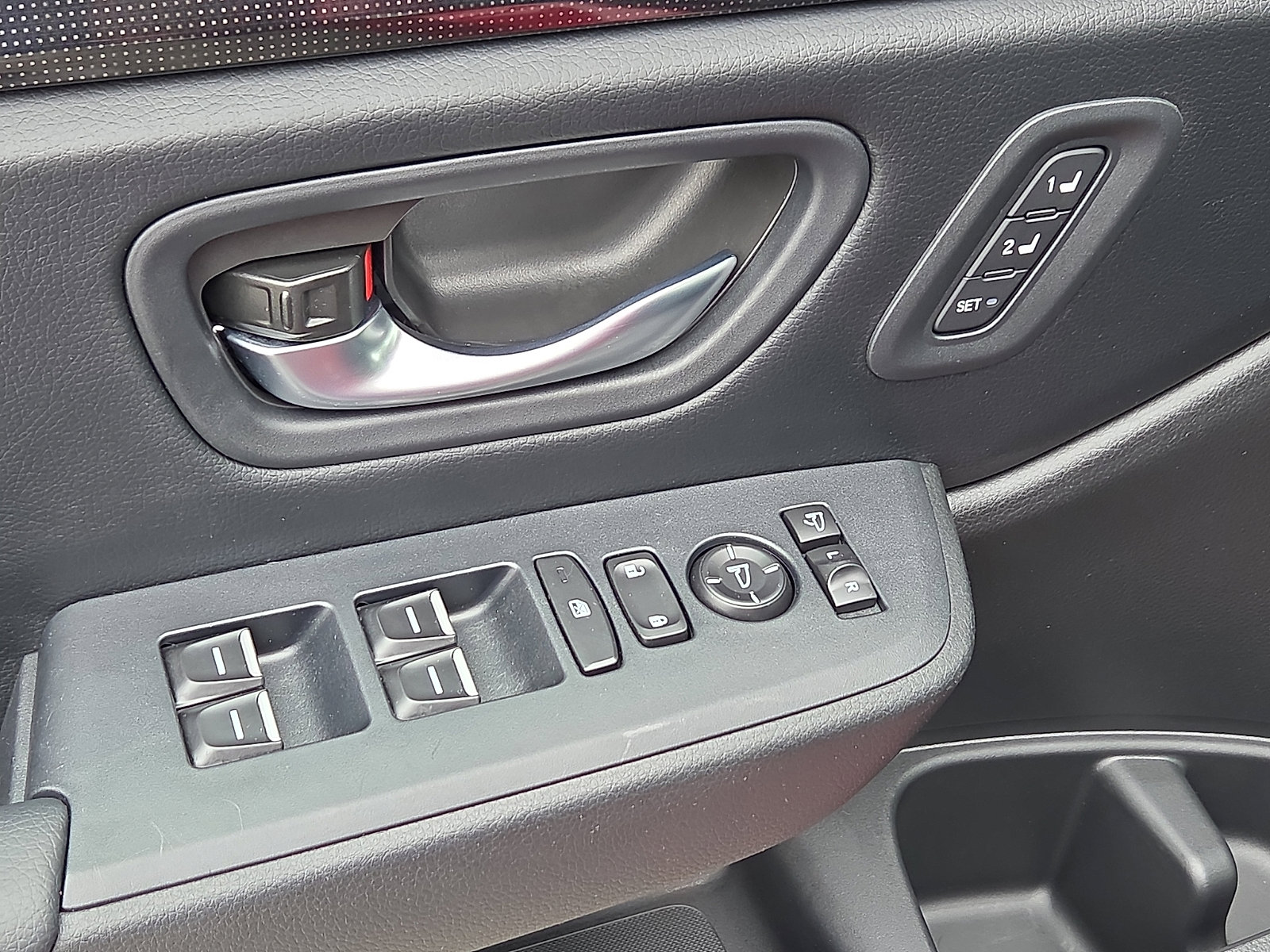 Used 2025 Honda Pilot Elite image 15