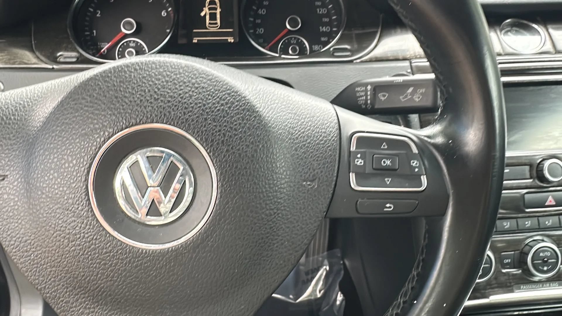 Used 2013 Volkswagen CC Lux FWD image 31