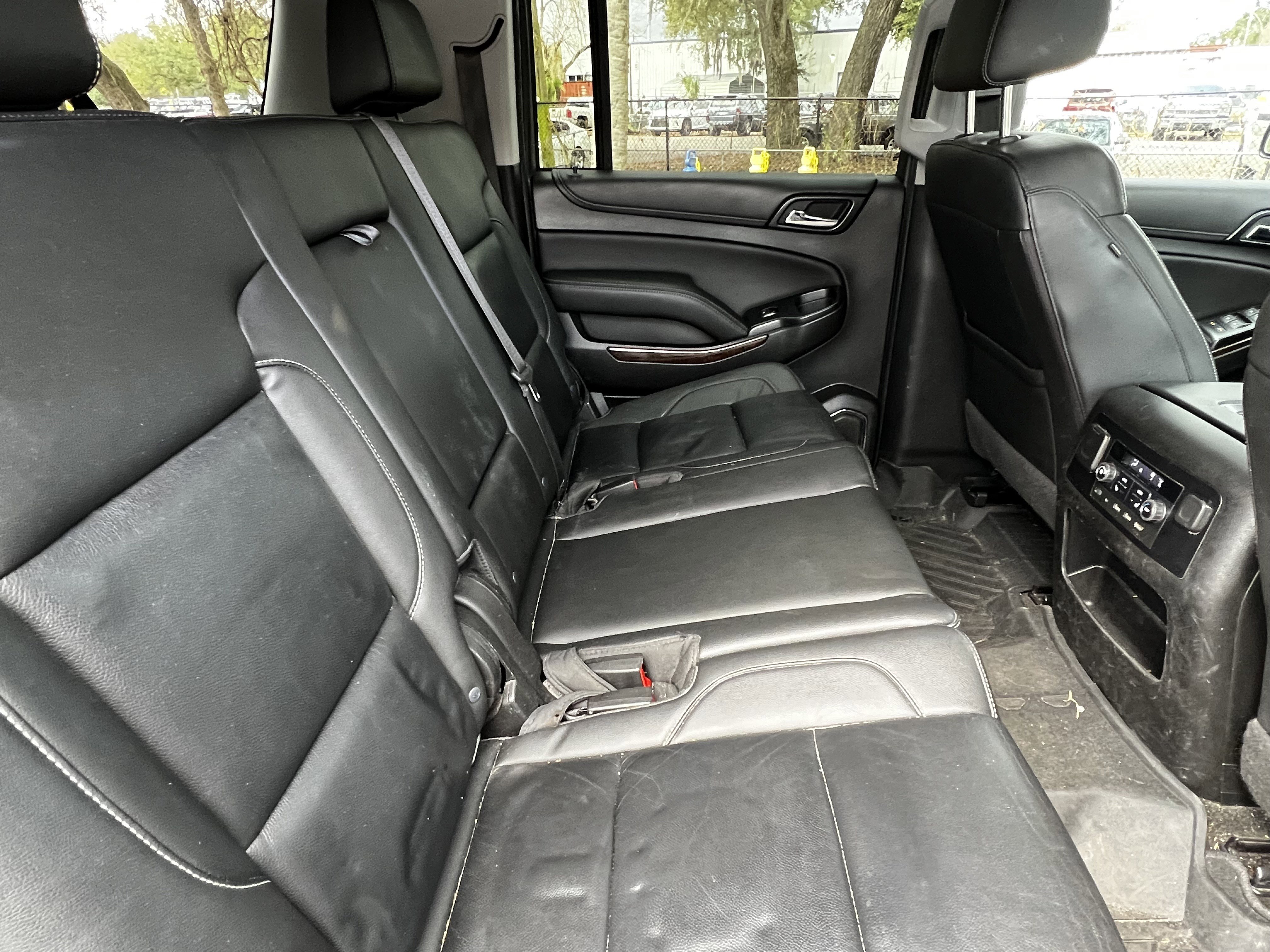 Used 2018 Chevrolet Suburban LT image 44