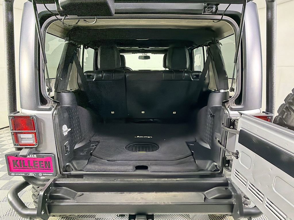 Used 2017 Jeep Wrangler Unlimited Sahara image 24