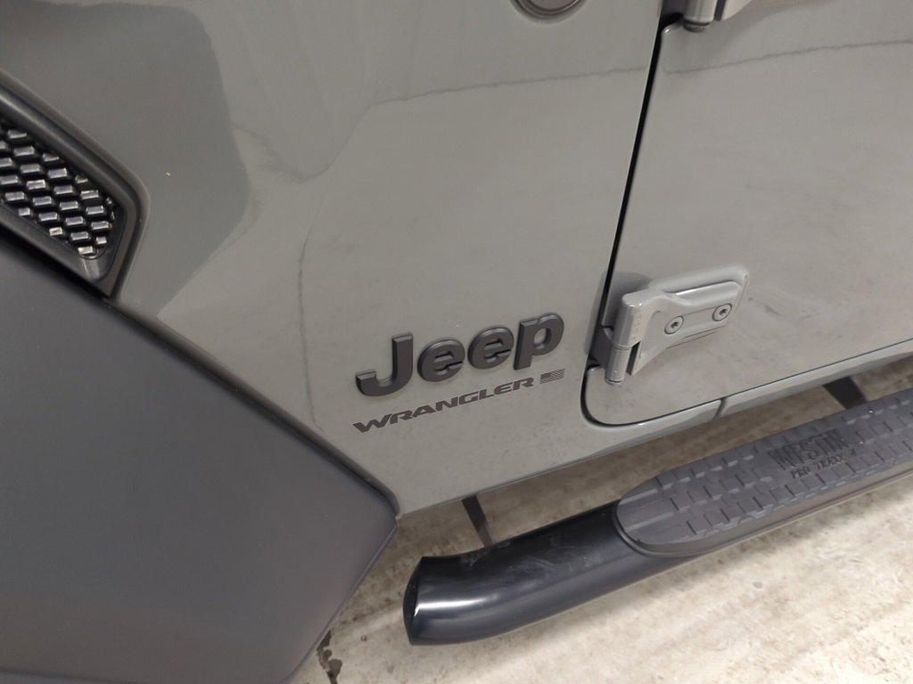 Used 2023 Jeep Wrangler Sport image 8