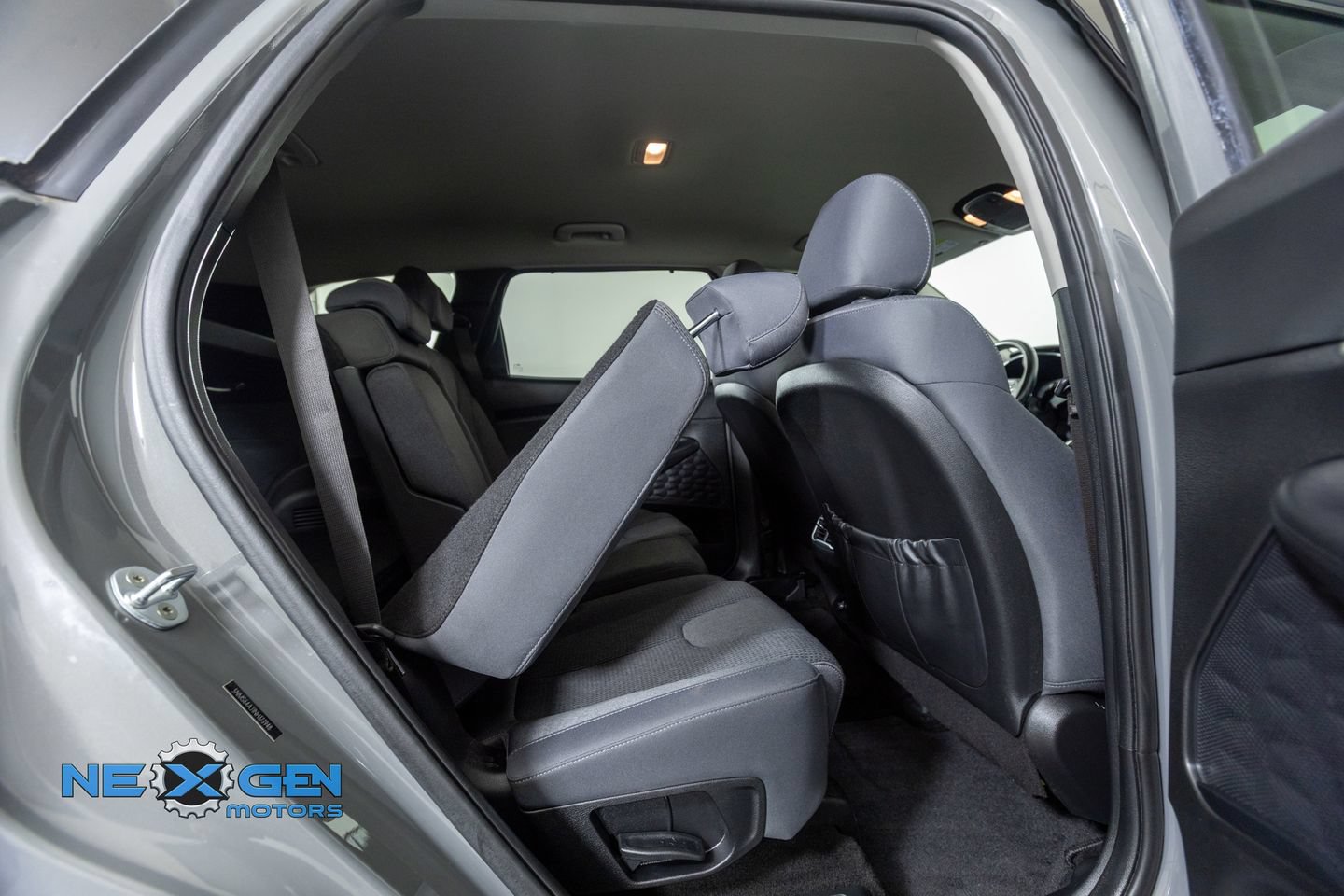 Used 2022 Hyundai Santa Fe SEL w/ Convenience Package FWD image 34
