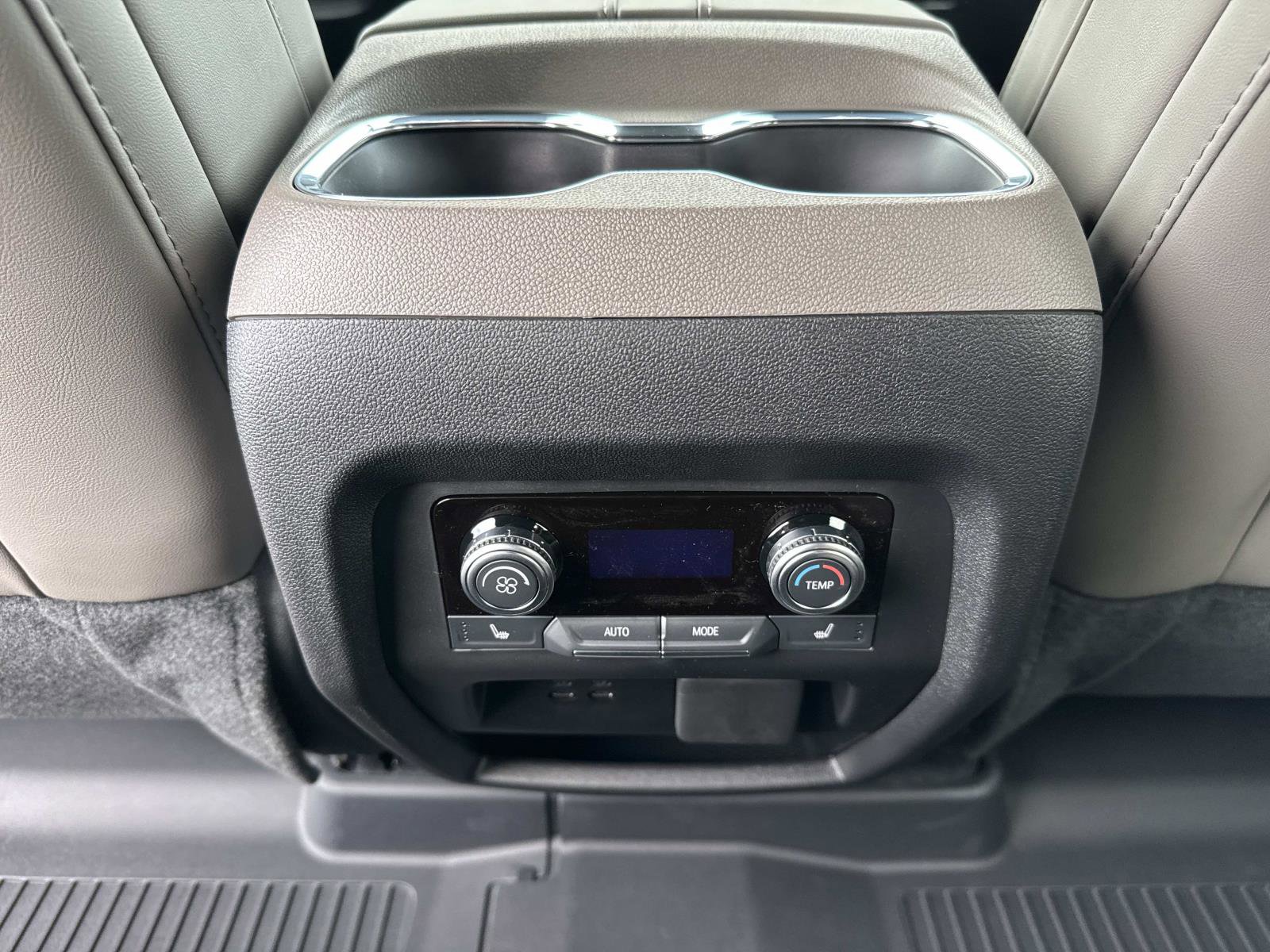 New 2026 GMC Acadia Elevation w/ Elevation Premium Package image 18