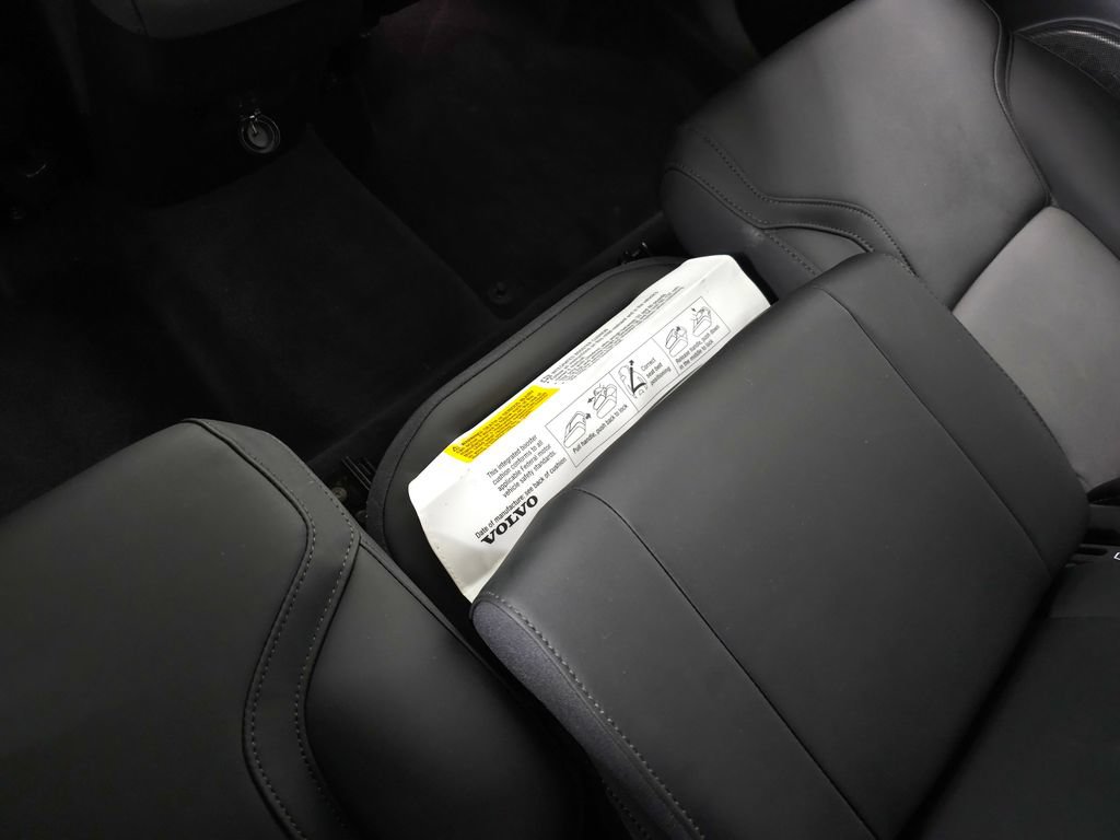 Certified 2025 Volvo XC90 B5 Plus AWD/4WD image 36