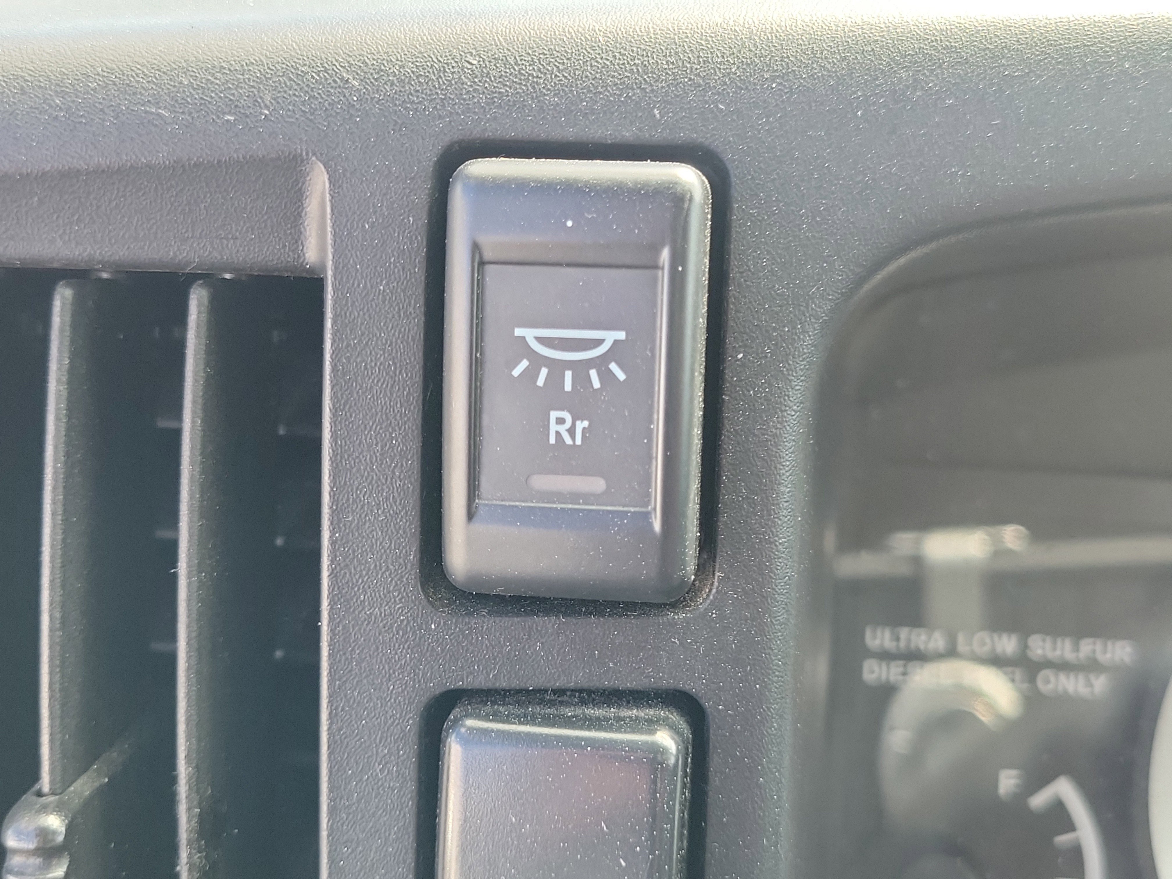 Used 2023 Isuzu NPR image 11