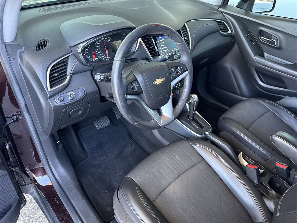 Used 2022 Chevrolet Trax LT w/ Driver Confidence Package image 11