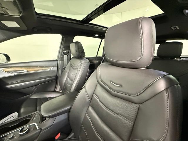 Certified 2023 Cadillac XT6 Premium Luxury w/ Platinum Package FWD image 6