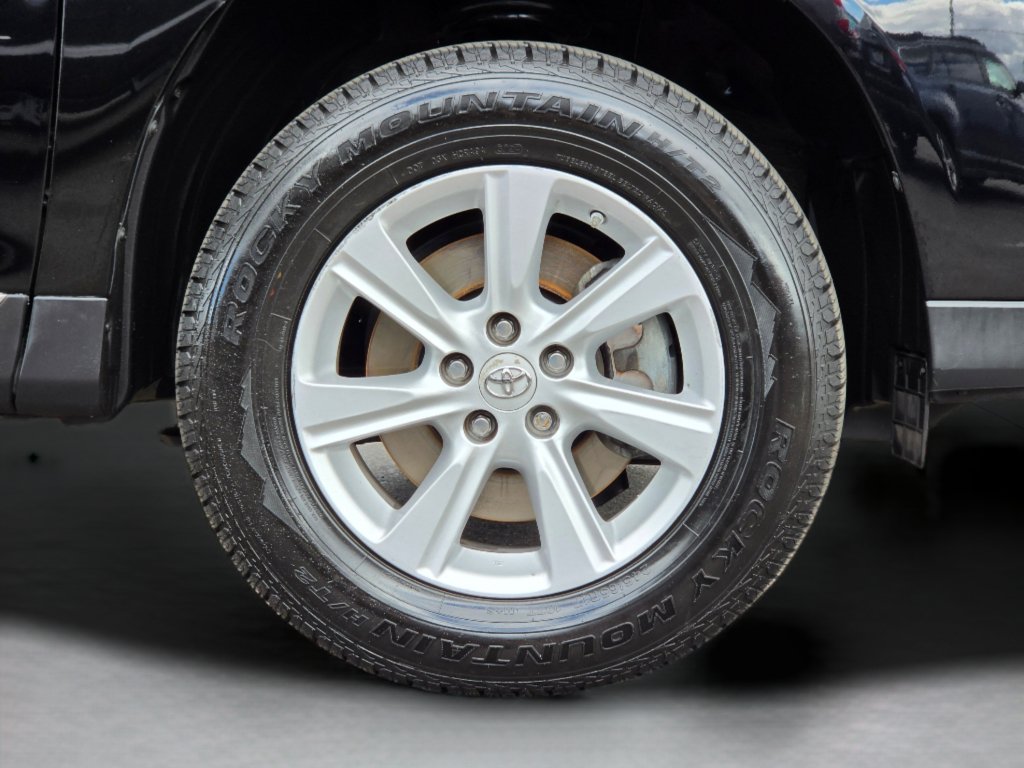 Used 2011 Toyota Highlander SE w/ Tow Pkg FWD image 55