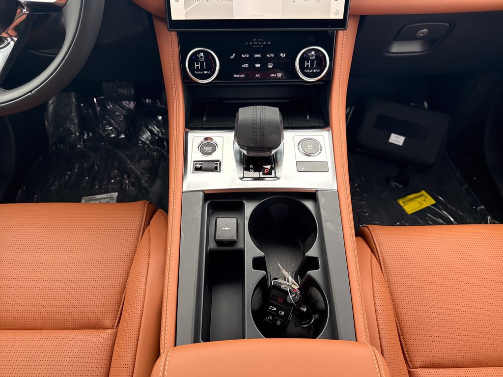 Certified 2026 Jaguar F-PACE R-Dynamic S AWD/4WD image 24