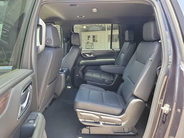 Certified 2023 Chevrolet Suburban LT w/ Luxury Package RWD image 26