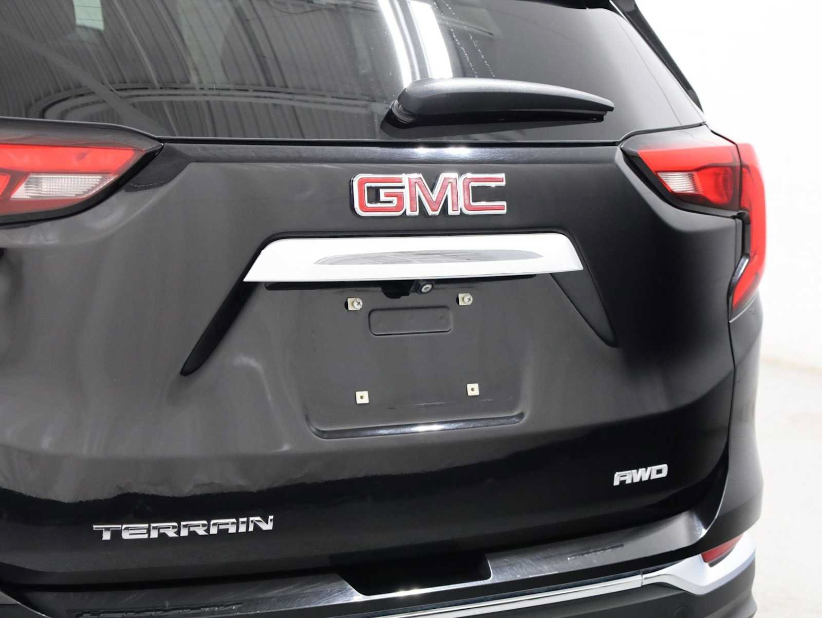 Used 2021 GMC Terrain SLT w/ Infotainment Package II AWD/4WD image 8