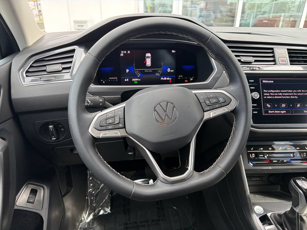 Used 2022 Volkswagen Tiguan SE AWD/4WD image 16