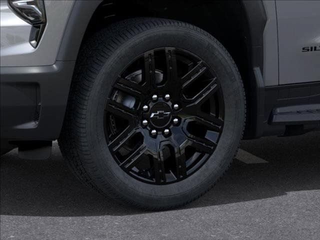 New 2026 Chevrolet Silverado EV LT w/ LPO, Dark Package Plus AWD/4WD image 11