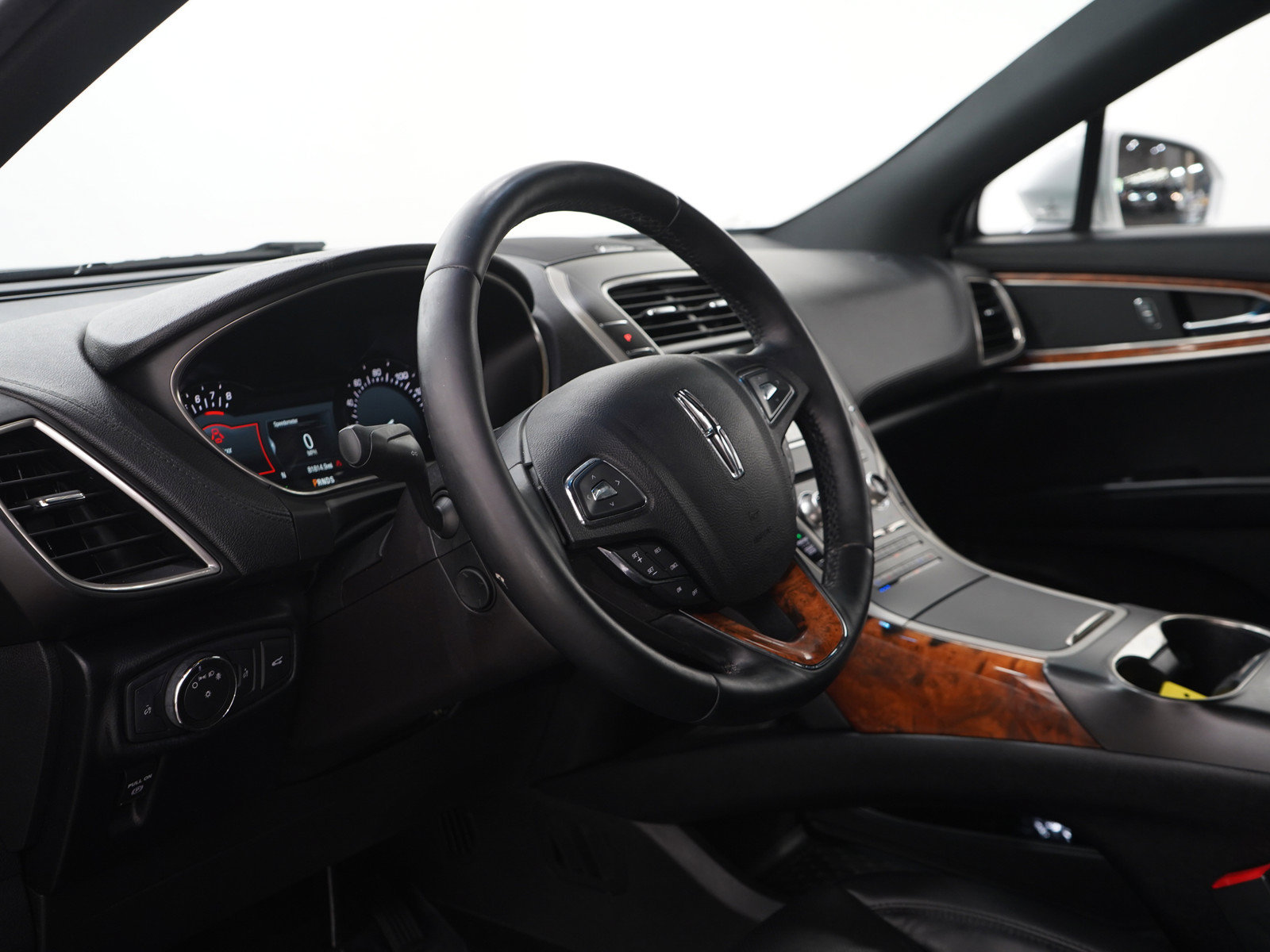 Used 2018 Lincoln MKX Reserve w/ Lincoln MKX Climate Package AWD/4WD image 22