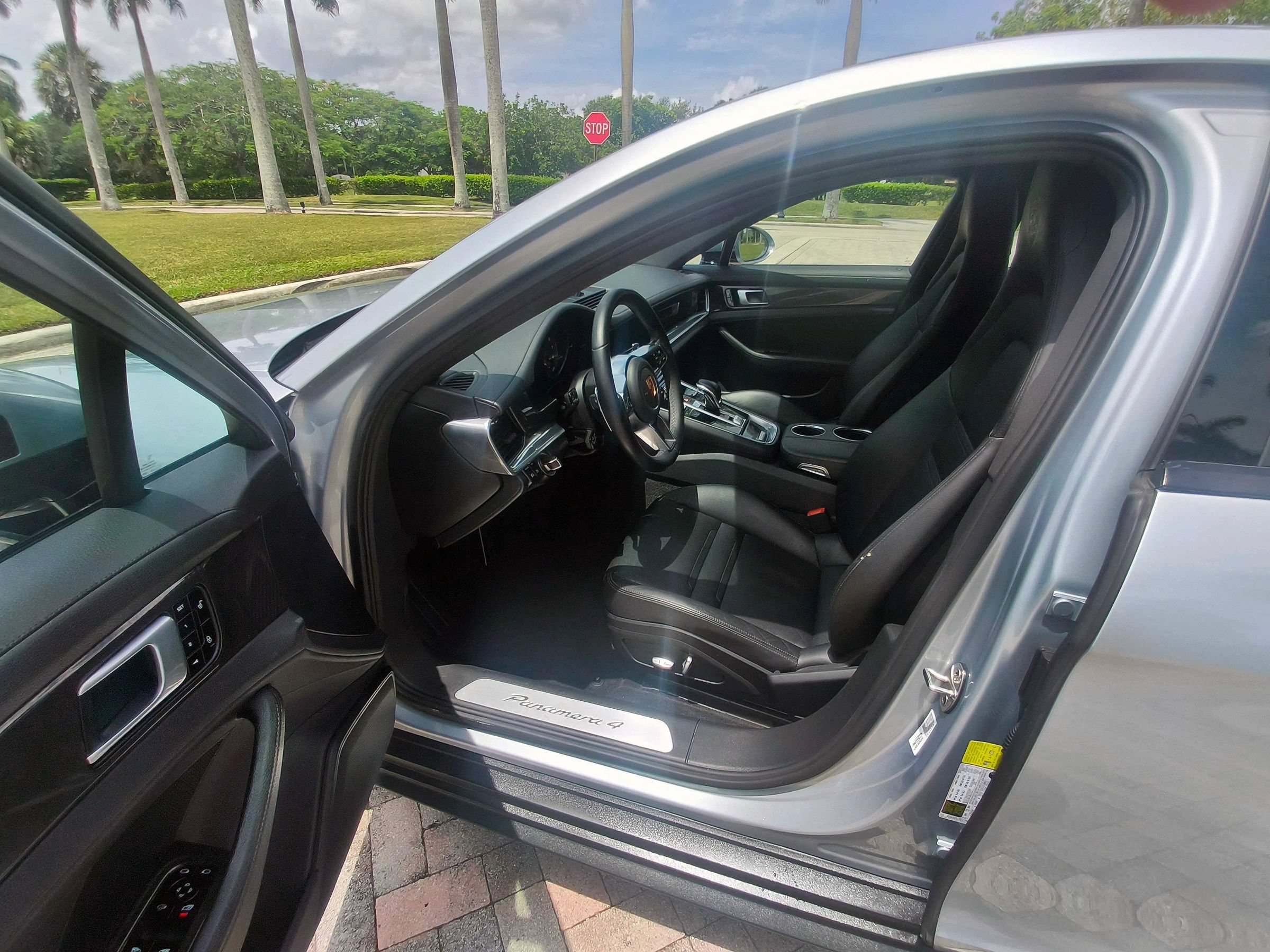 Used 2018 Porsche Panamera 4 AWD/4WD image 5