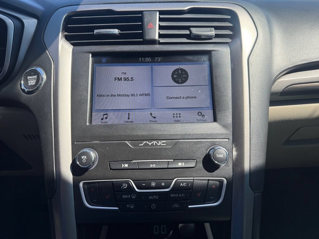 Used 2019 Ford Fusion SEL FWD image 22