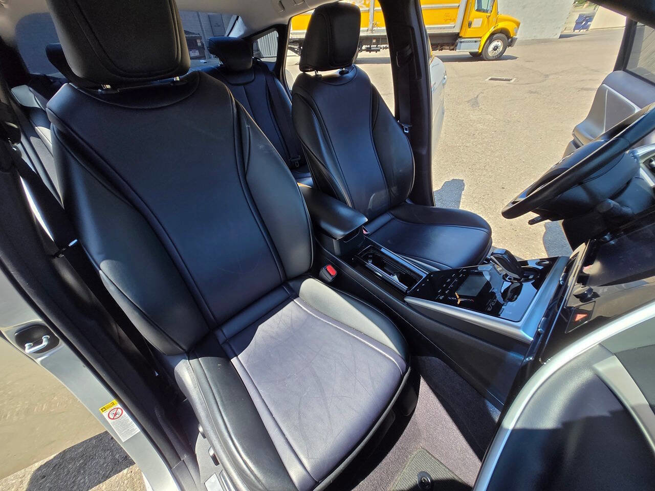 Used 2017 Toyota Mirai image 37