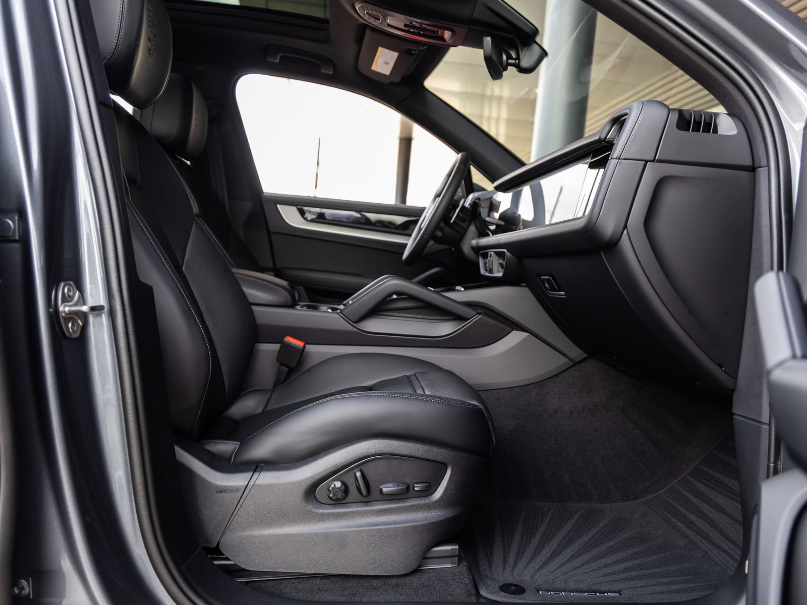 New 2026 Porsche Cayenne S AWD/4WD image 44