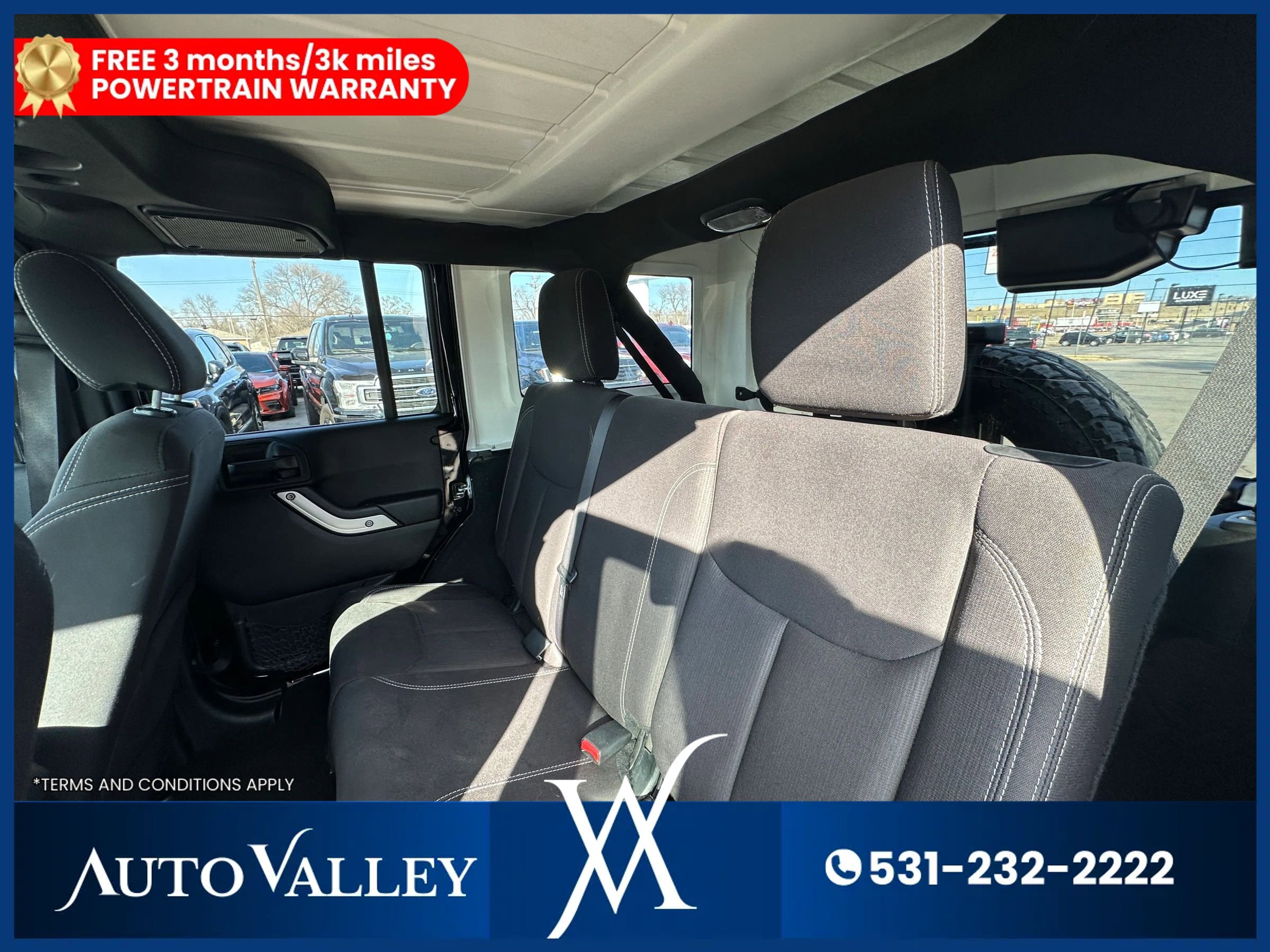 Used 2018 Jeep Wrangler Unlimited Sahara w/ Connectivity Group image 22