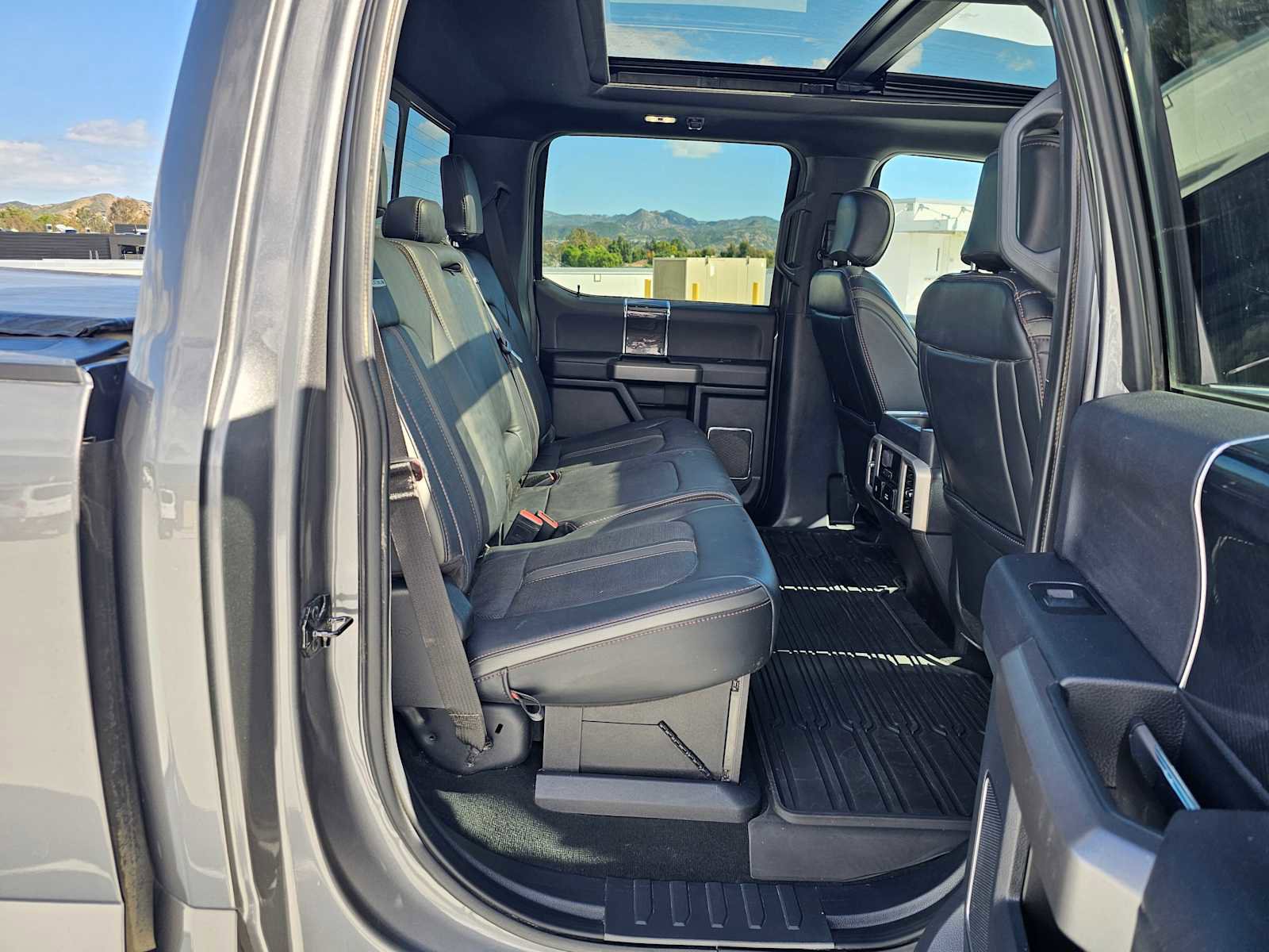 Used 2022 Ford F350 Platinum AWD/4WD image 12