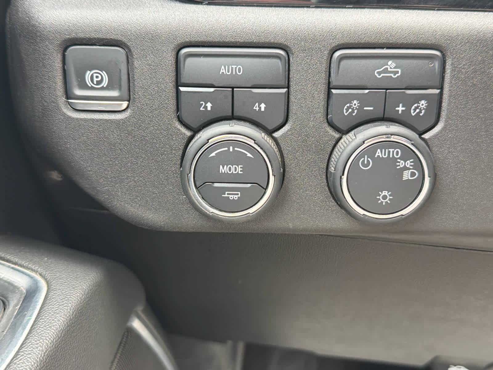 Used 2025 Chevrolet Silverado 1500 LT image 33