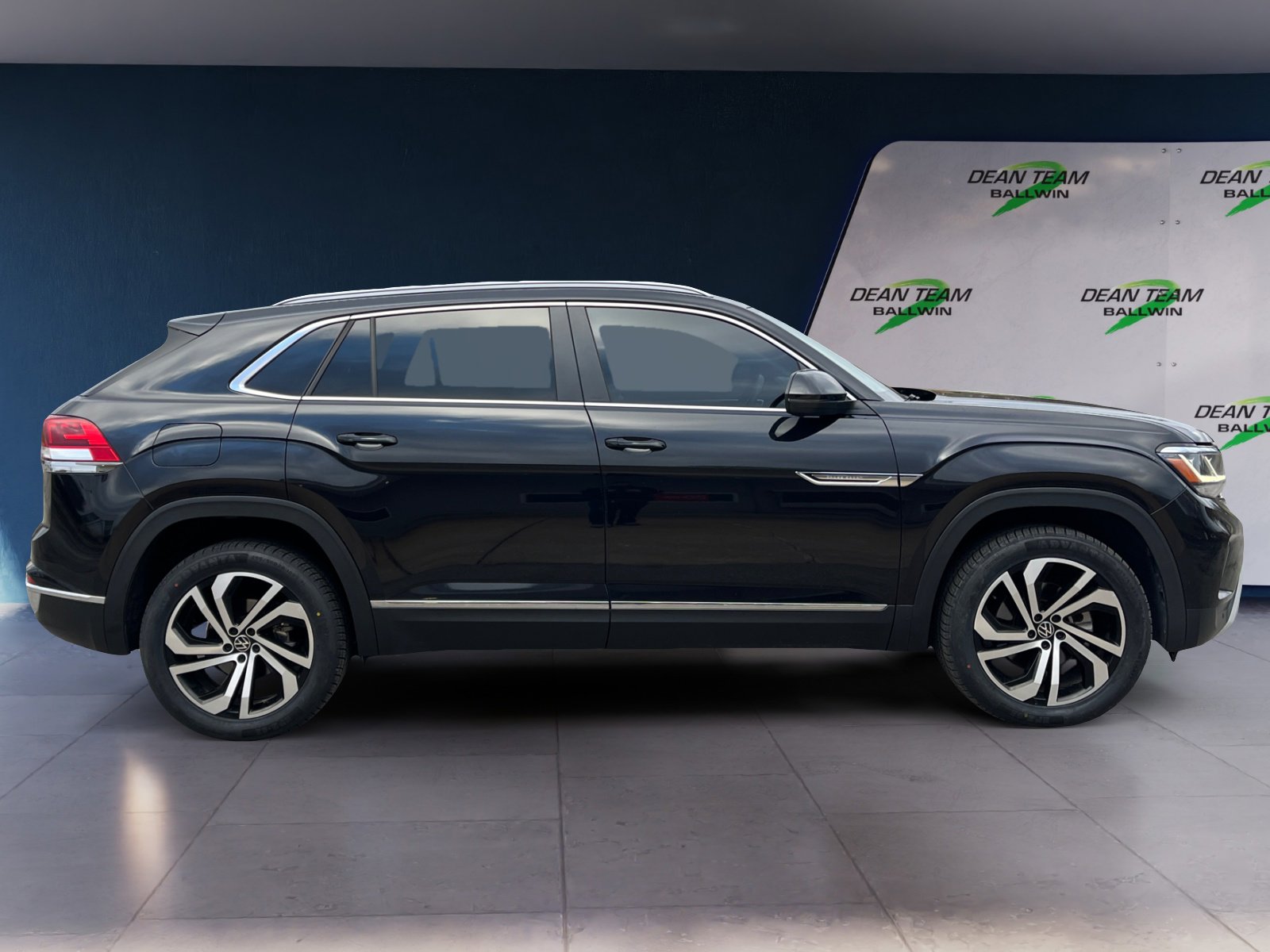 Certified 2023 Volkswagen Atlas Cross Sport SEL image 8