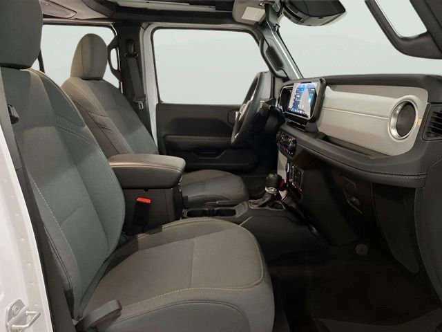 Used 2025 Jeep Wrangler Unlimited Sahara w/ Safety Group image 74
