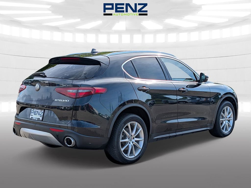 Used 2018 Alfa Romeo Stelvio Ti AWD/4WD image 7