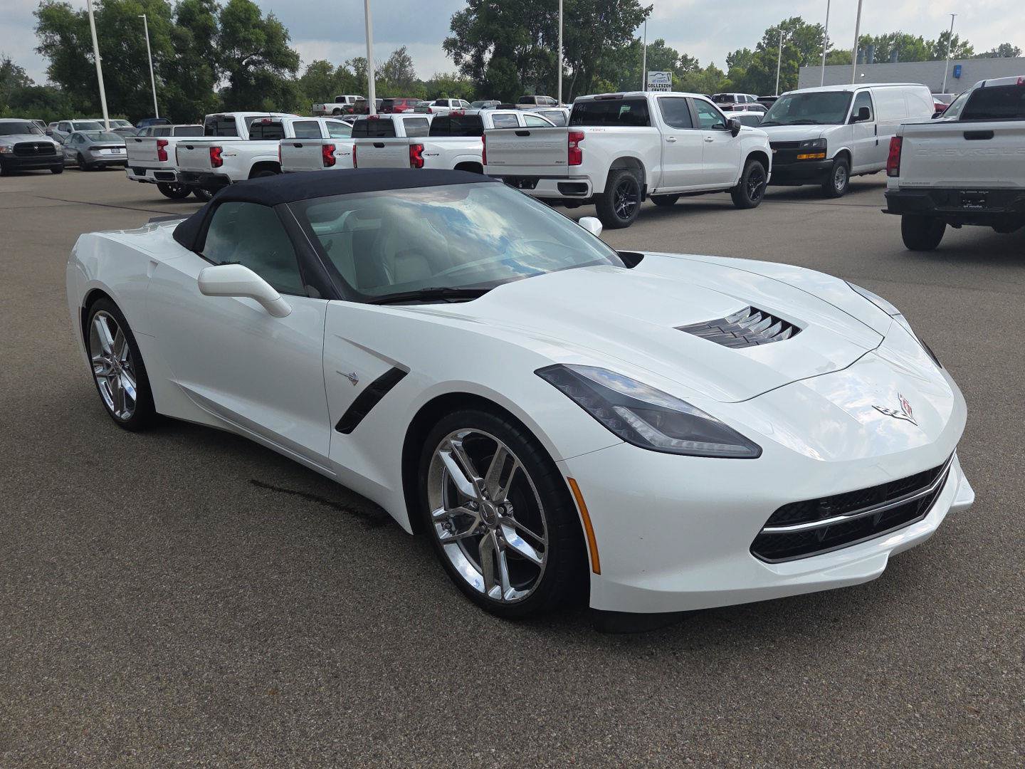 Used 2018 Chevrolet Corvette Stingray Convertible w/ 2LT Preferred Equipment Group RWD image 8