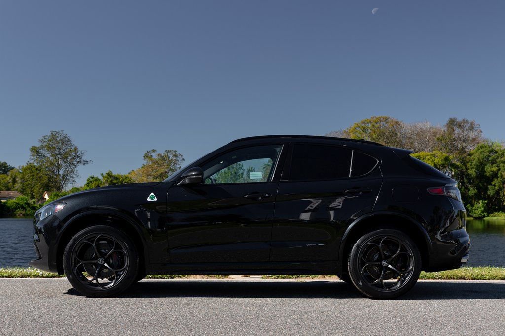 New 2024 Alfa Romeo Stelvio Quadrifoglio w/ Active Assist Plus Package AWD/4WD image 6