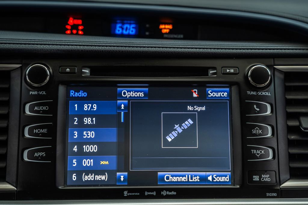 Used 2019 Toyota Highlander XLE AWD/4WD image 22