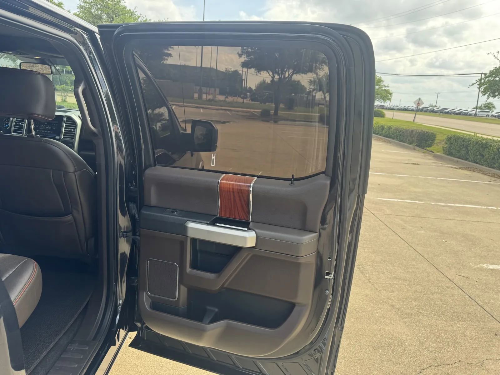 Used 2015 Ford F150 King Ranch w/ Equipment Group 601A Luxury AWD/4WD image 18