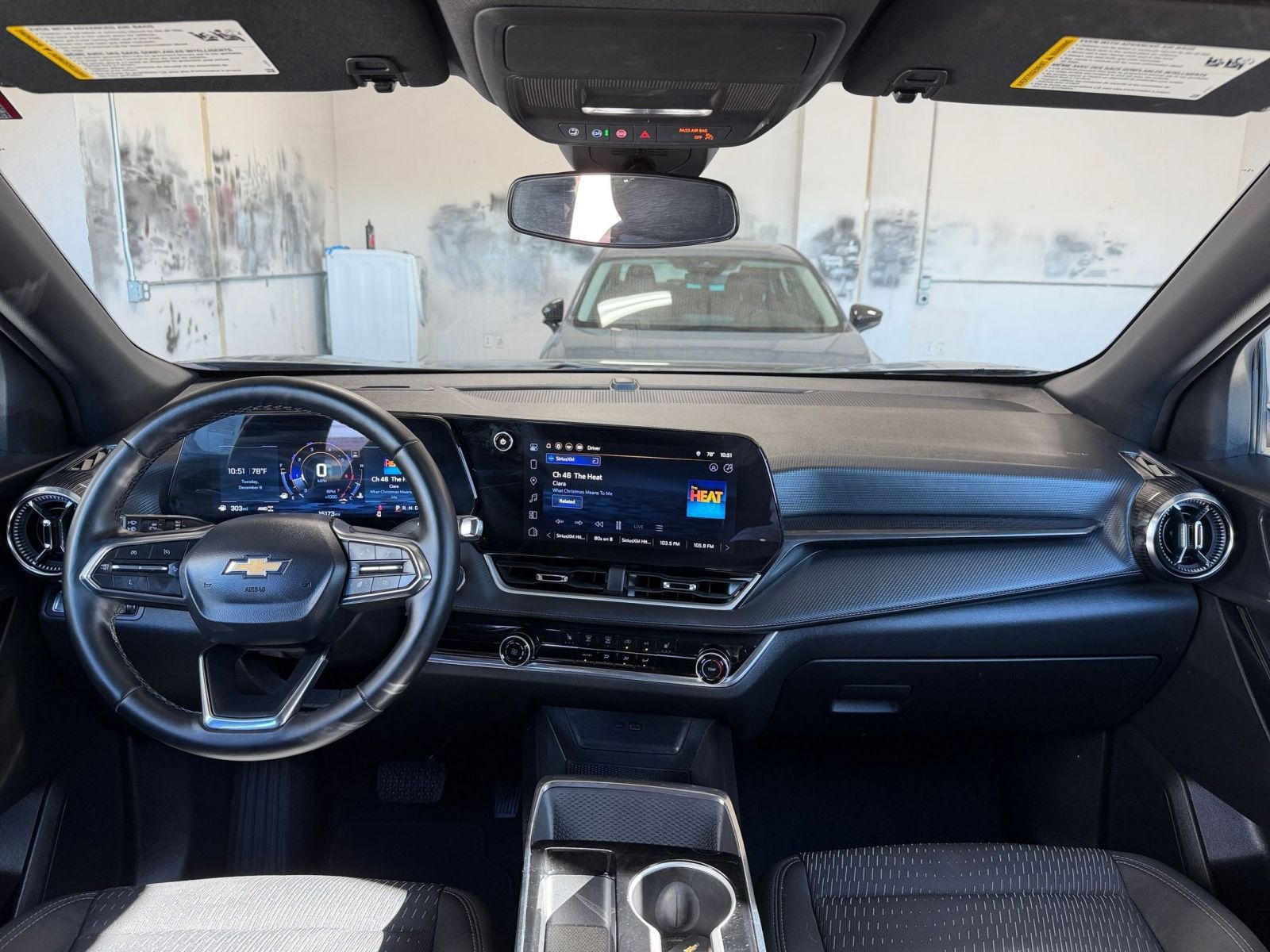 Used 2025 Chevrolet Equinox LT image 32