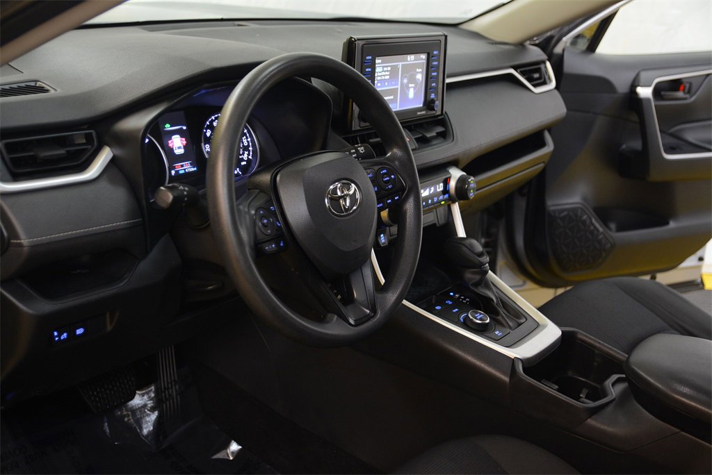 Used 2022 Toyota RAV4 LE image 25