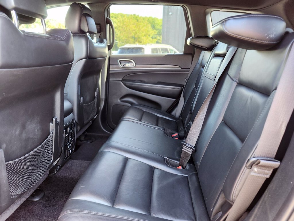 Used 2019 Jeep Grand Cherokee Limited AWD/4WD image 16