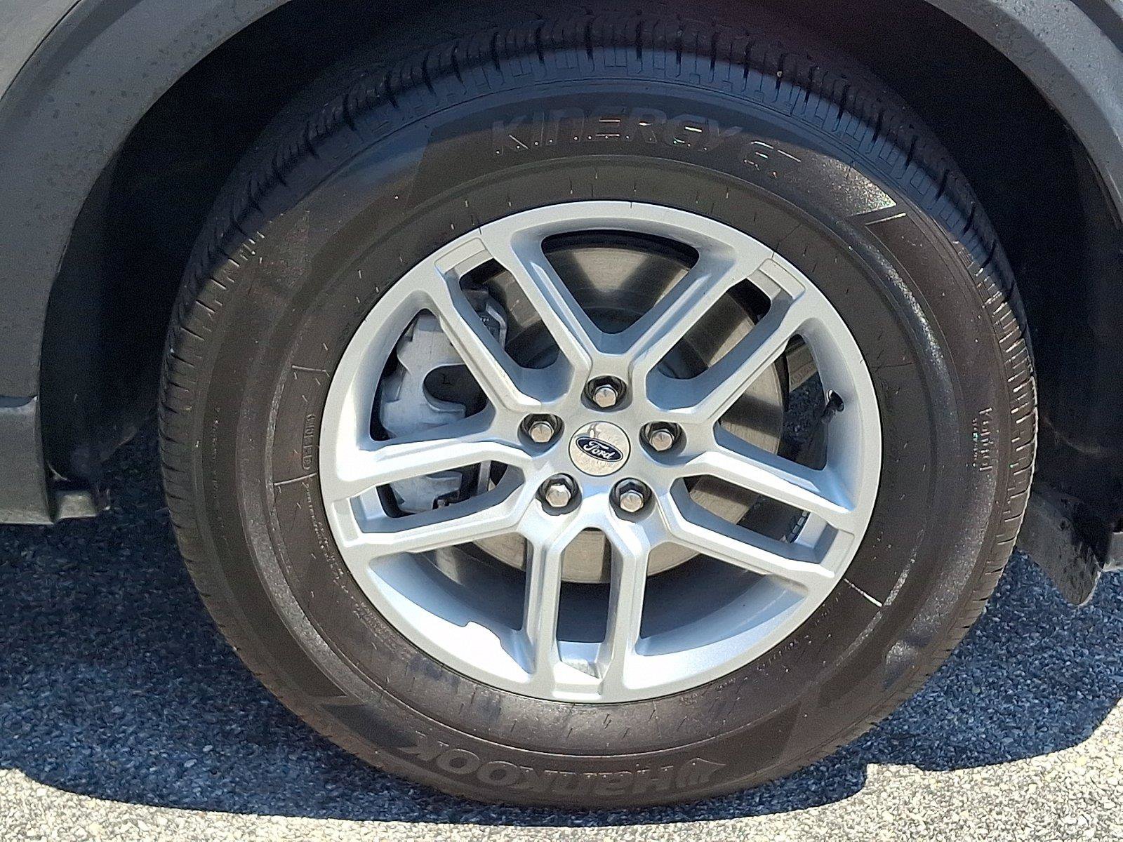 Certified 2025 Ford Explorer Active AWD/4WD image 8