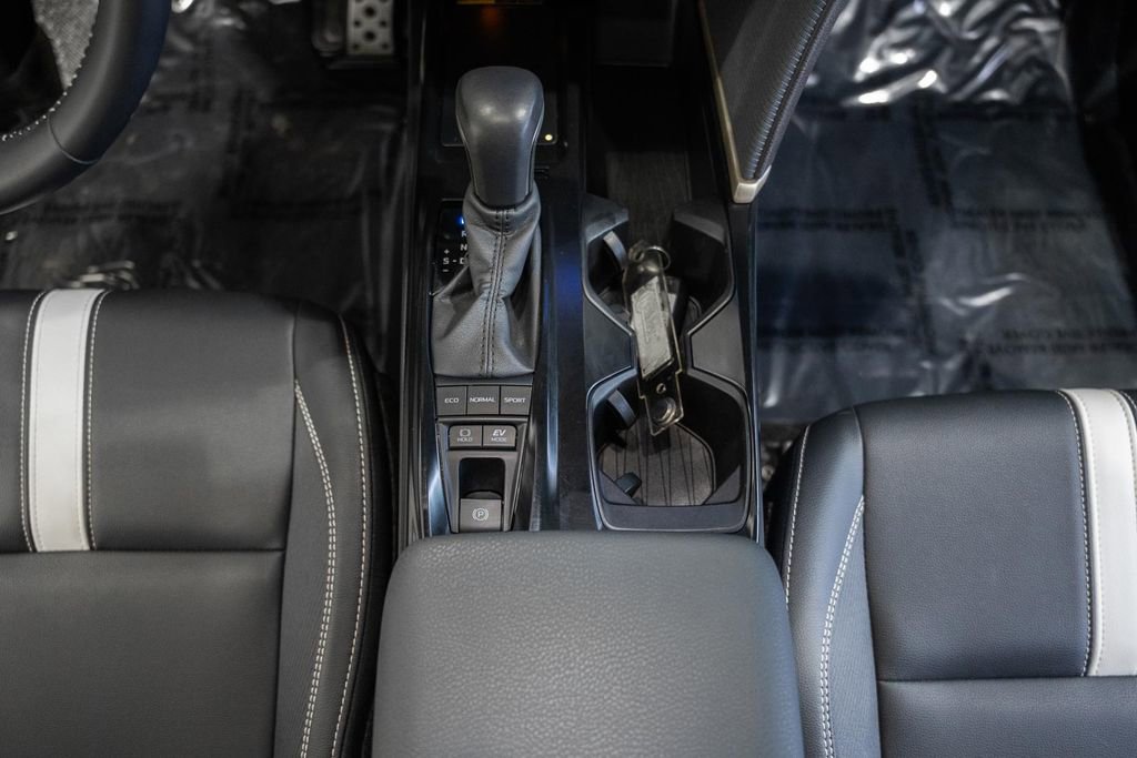 Used 2025 Toyota Camry SE image 26