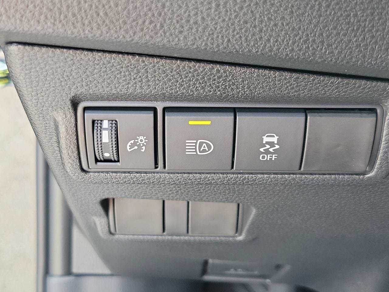 Used 2026 Toyota Corolla Cross LE w/ Moonroof Package FWD image 29