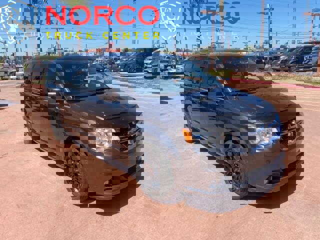 Used 2018 Dodge Grand Caravan SXT image 2