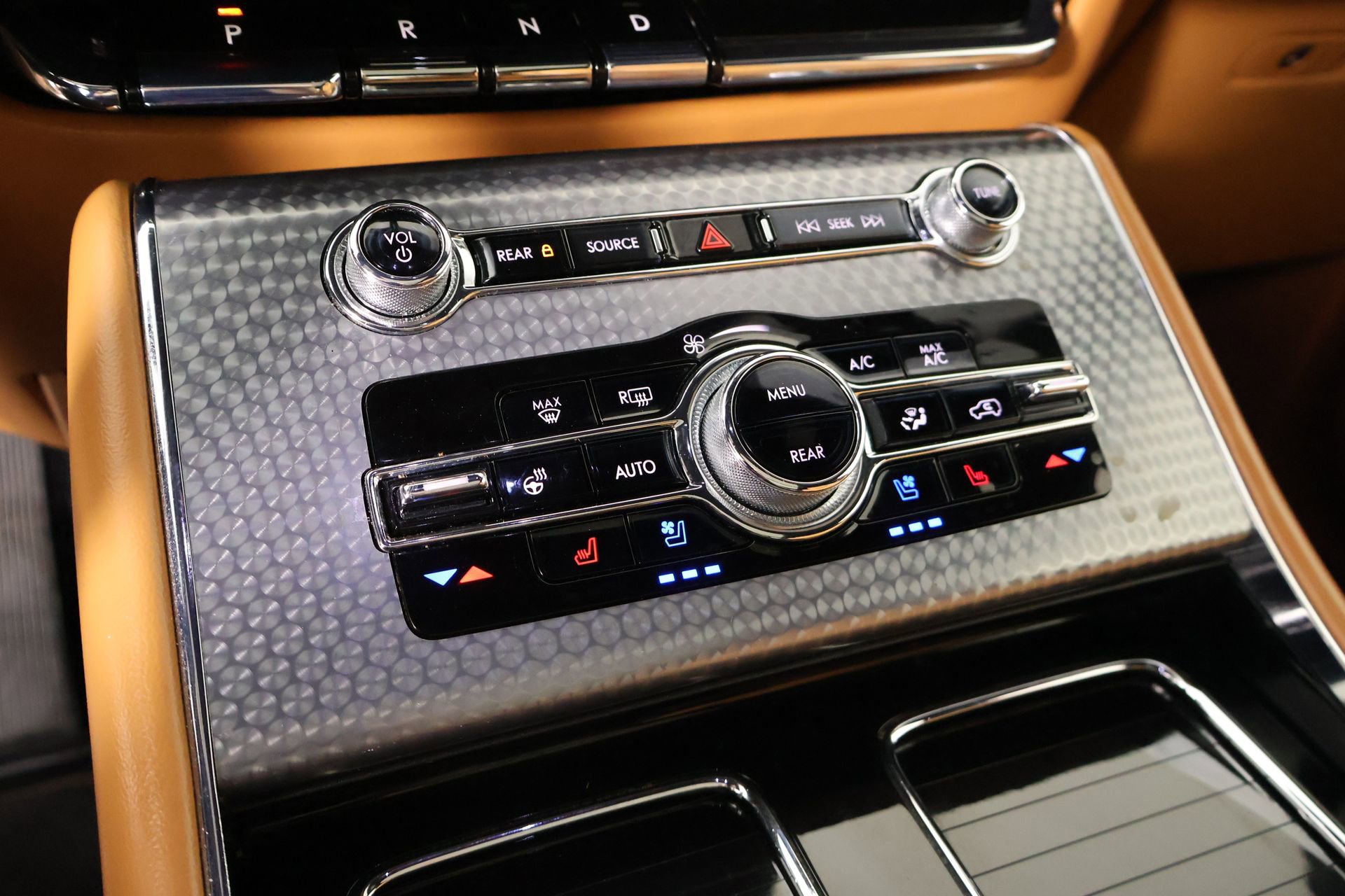 Used 2023 Lincoln Aviator Black Label w/ Dynamic Handling Package AWD/4WD image 8