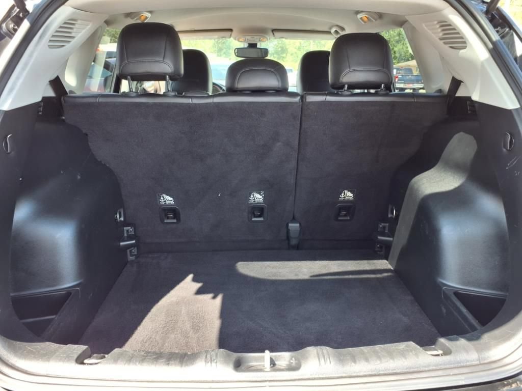 Used 2017 Jeep Compass Latitude FWD image 12