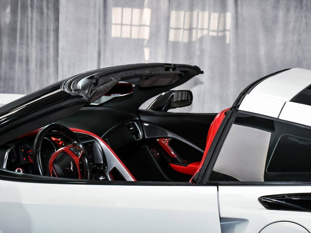 Used 2015 Chevrolet Corvette Z06 w/ 3LZ Preferred Equipment Group image 77