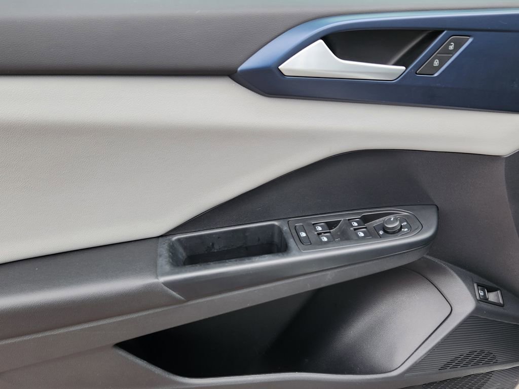 Used 2022 Volkswagen Taos SE image 14