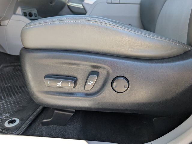 Used 2015 Toyota Prius V Five w/ Advanced Technology Package FWD image 18