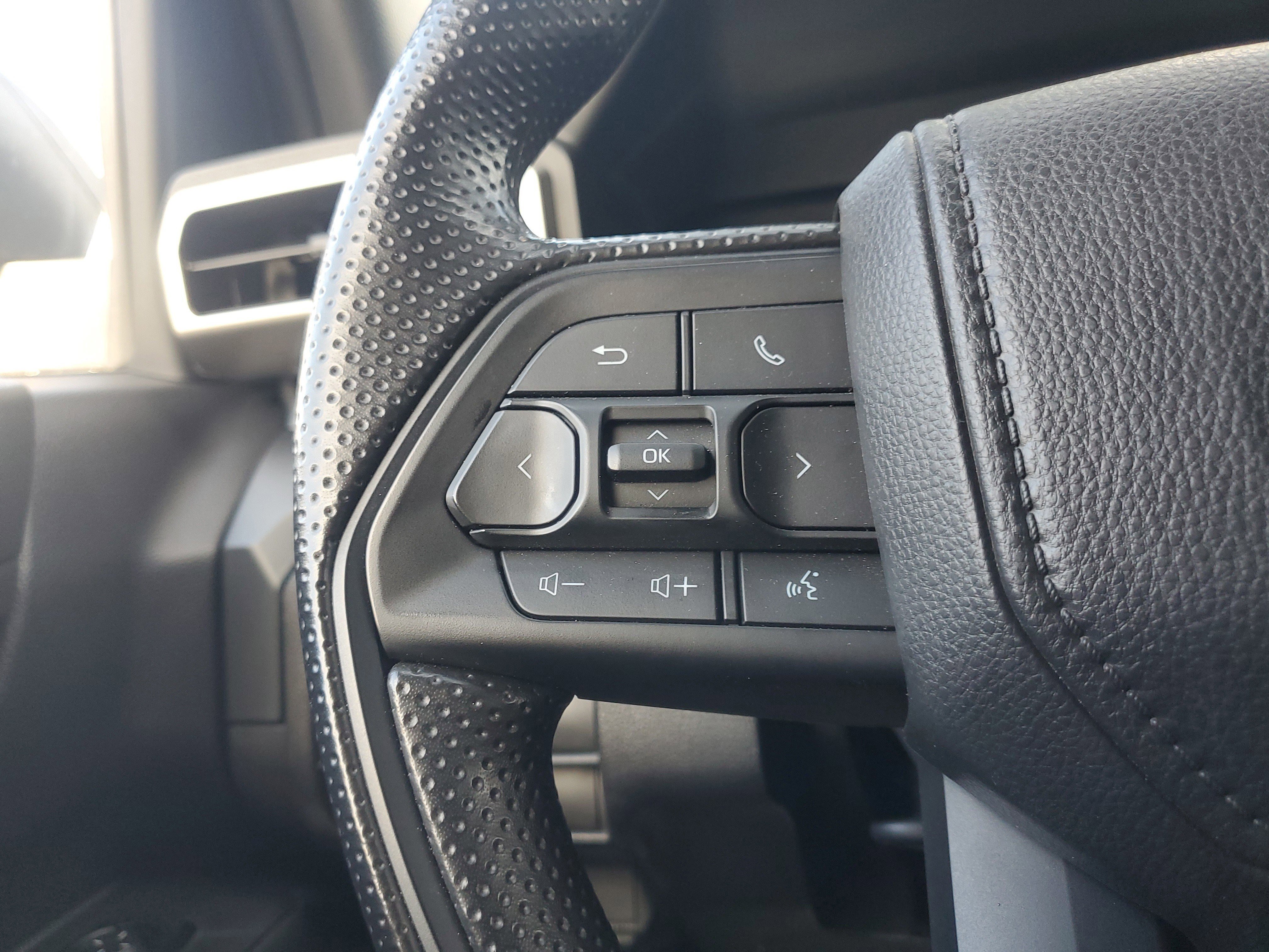 Used 2025 Toyota Tacoma SR AWD/4WD image 15