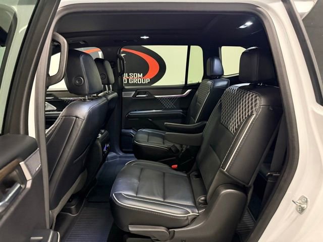 Used 2024 GMC Acadia Denali w/ Super Cruise Package FWD image 9
