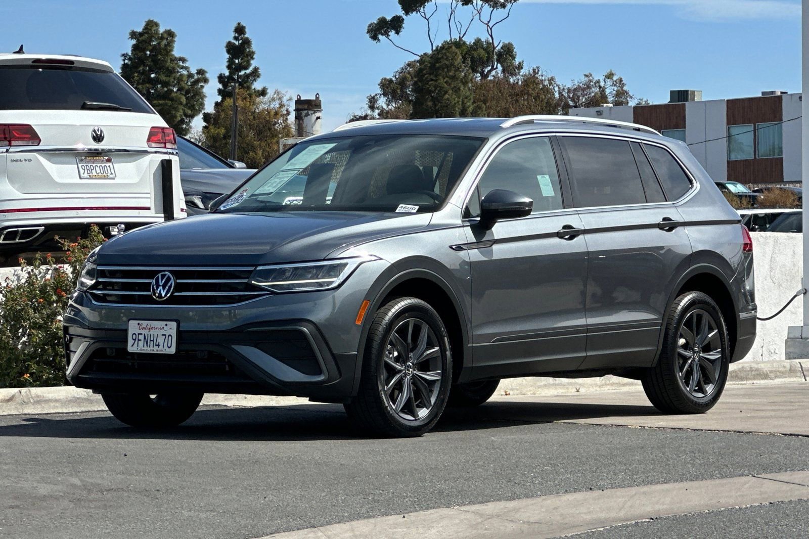 Used 2023 Volkswagen Tiguan SE FWD image 8