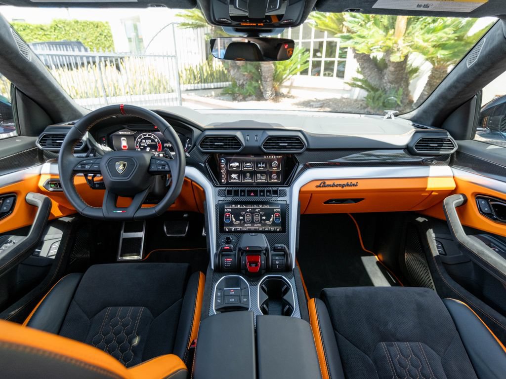 Used 2024 Lamborghini Urus S AWD/4WD image 7